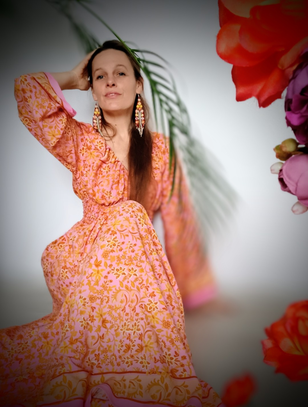 ÚCHVATNÉ BOHO ŠATIČKY SE ZLATAVÝM TISKEM