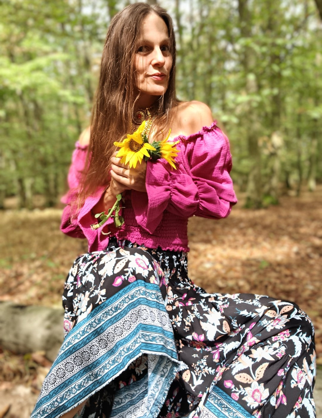 BOHO SUKNĚ KASKADOVITÁ S BORDUROU