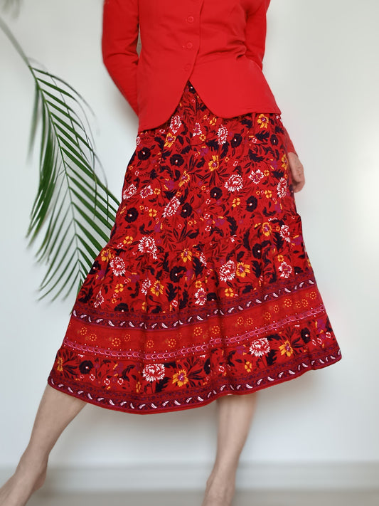 KRATŠÍ SUKÝNKA S VOLÁNKEM A BORDURKOU