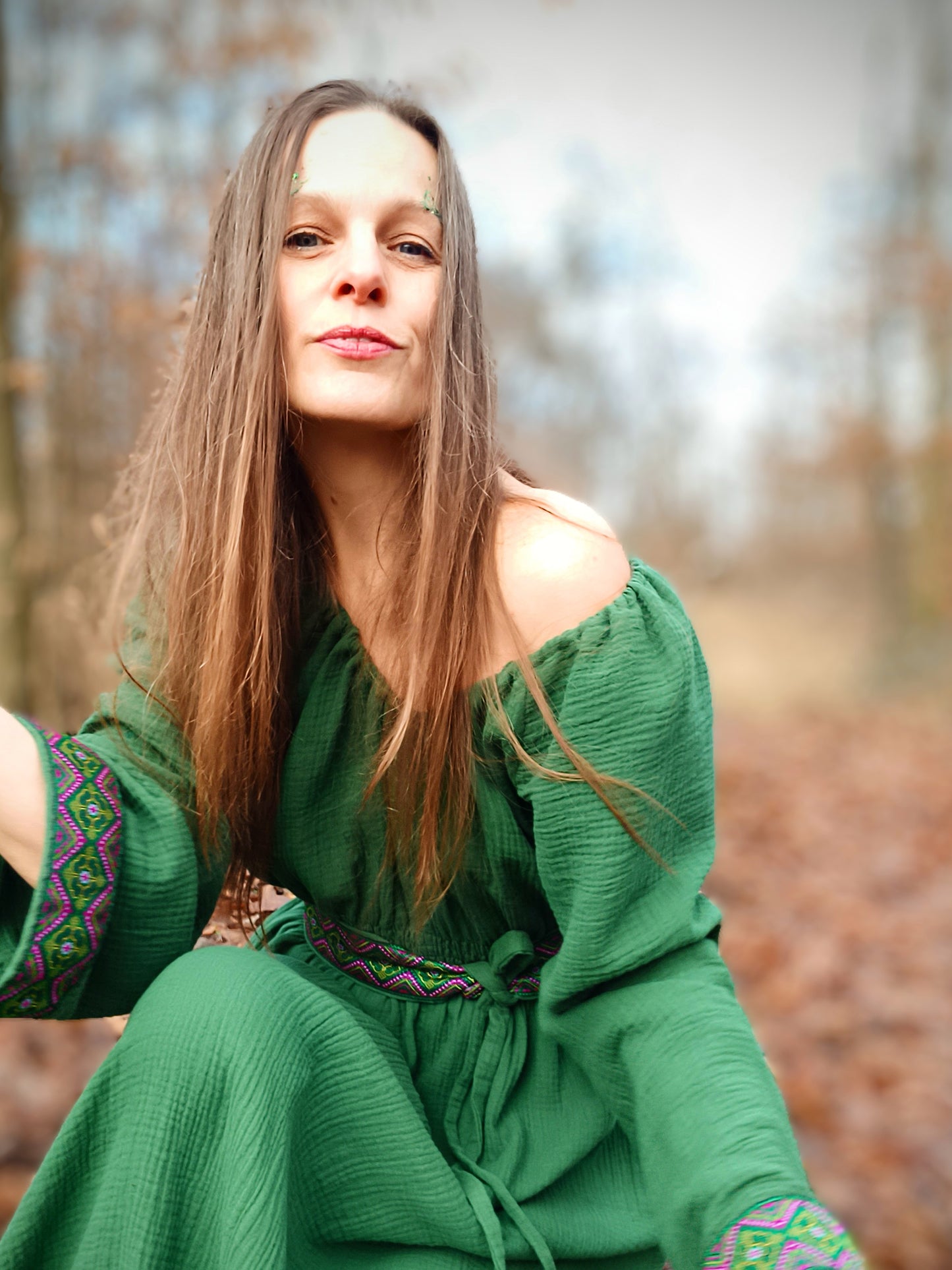 MAGIC GREEN FOREST -S BORDUROU NA RUKÁVECH A S OPASKEM