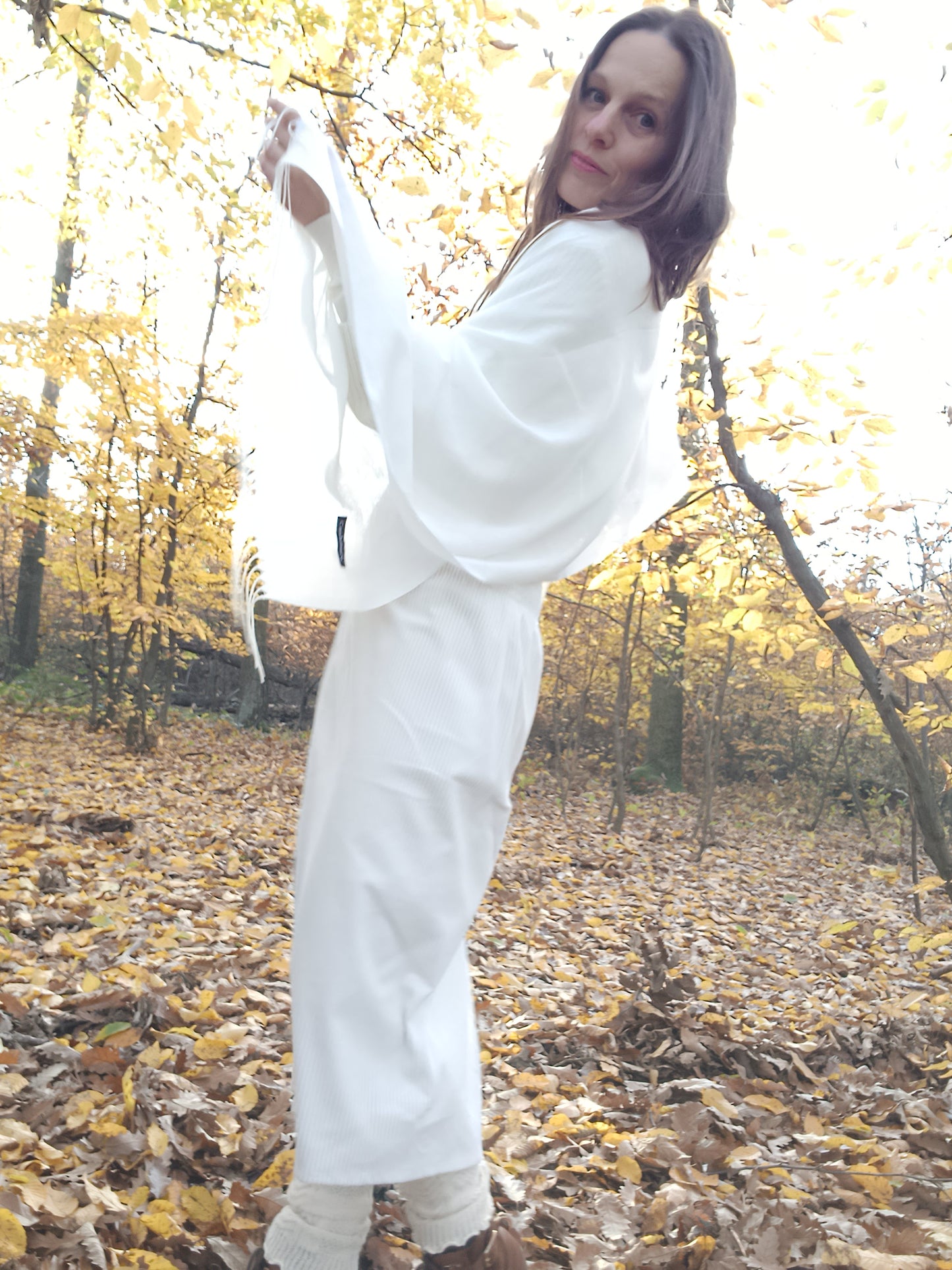 MANŠESTROVÁ SUKNĚ BARVA SMETANOVÁ