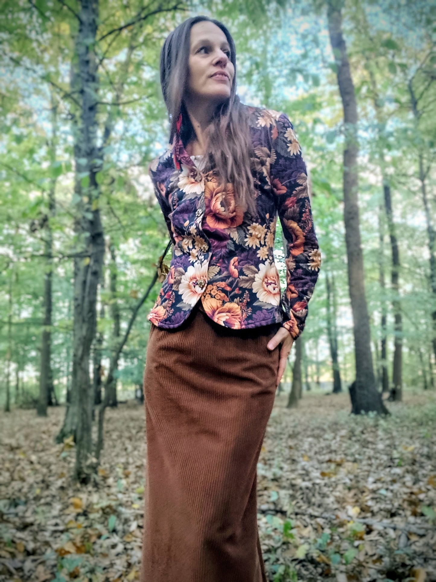 ÚCHVATNÁ MANŠESTROVÁ SUKNĚ HNĚDÁ