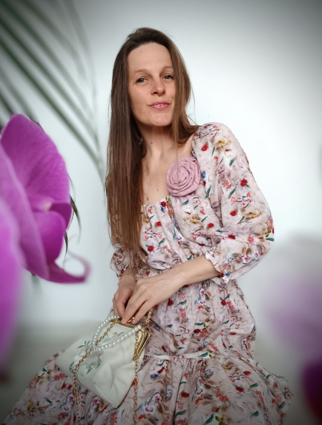 PŮVABNÉ NĚŽNÉ KRATŠÍ ŠATIČKY S VOLÁNKEM