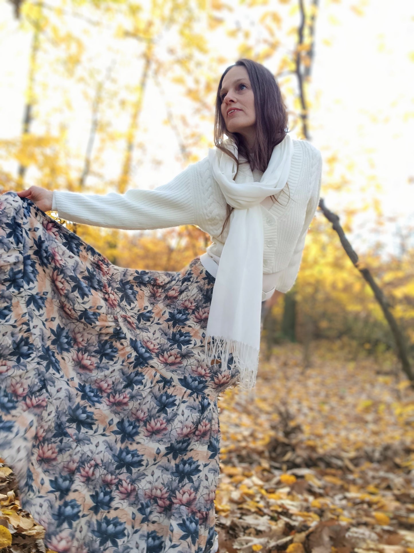 MAXI SUKNĚ MUŠELÍNOVÁ DESIGNOVÁ