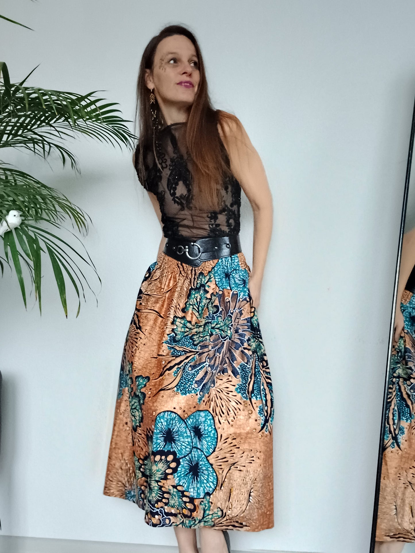 MĚDĚNÁ NÁDHERNÁ EXLUSÍVNÍ SUKNĚ S KAPSAMI