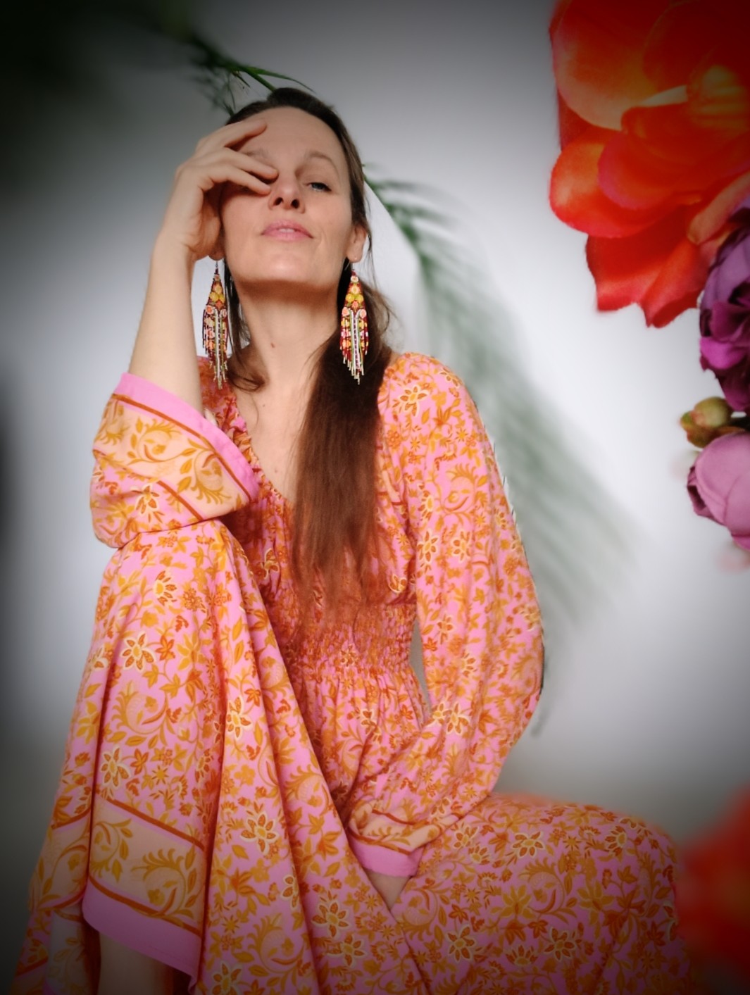 ÚCHVATNÉ BOHO ŠATIČKY SE ZLATAVÝM TISKEM