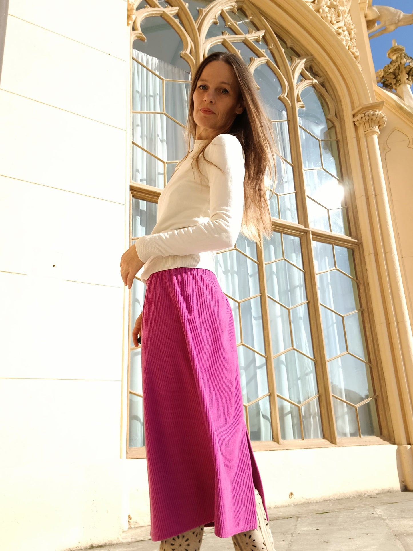 MANŠESTROVÁ SUKNĚ UŽŠIHO STRIHU SYTÁ PINK