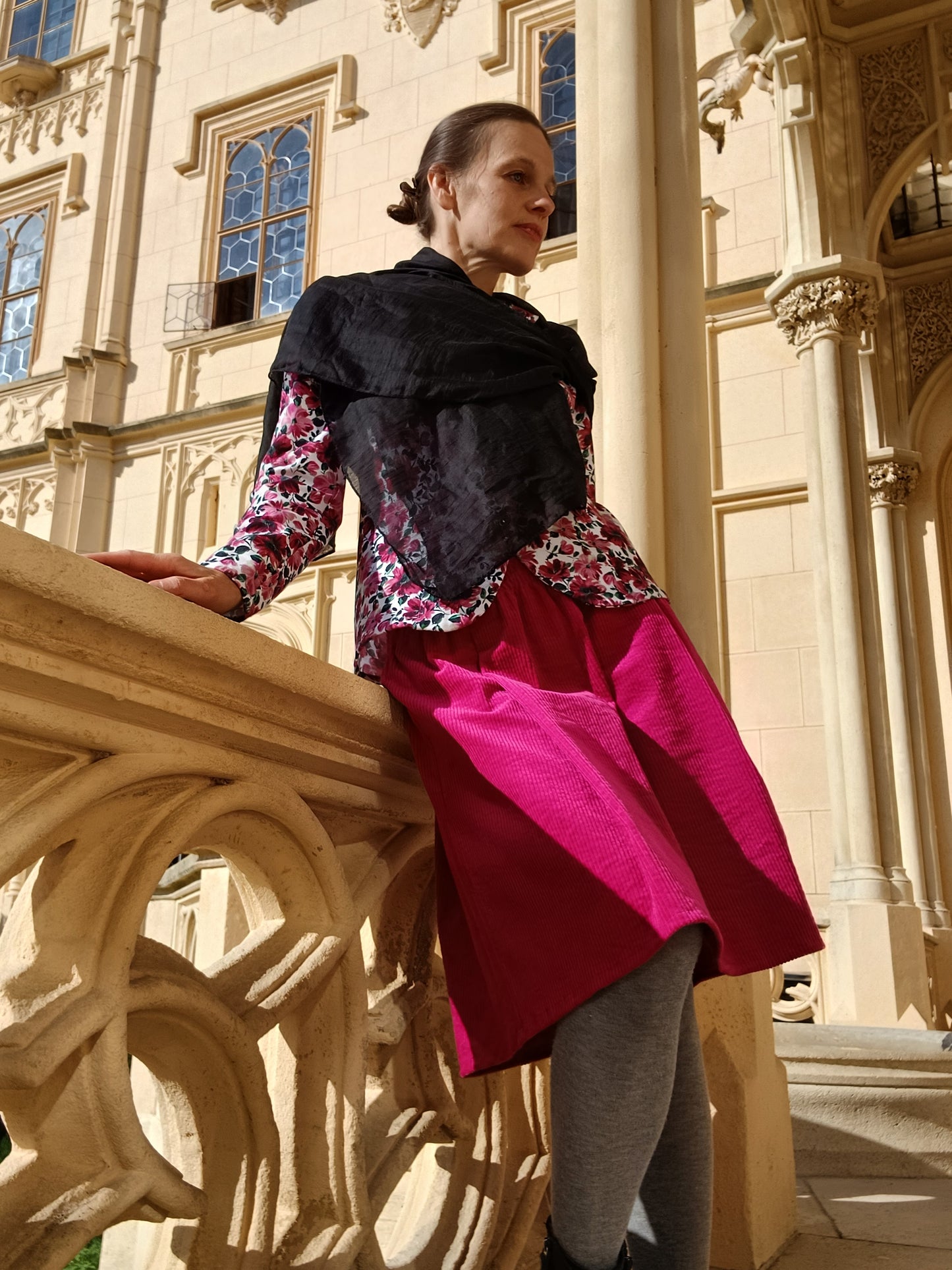 SUKÝNKA KRÁTKÁ Z PEVNĚJŠÍHO MANŠESTRU NÁDHERNÁ  SYTÁ FUCHSIOVÁ