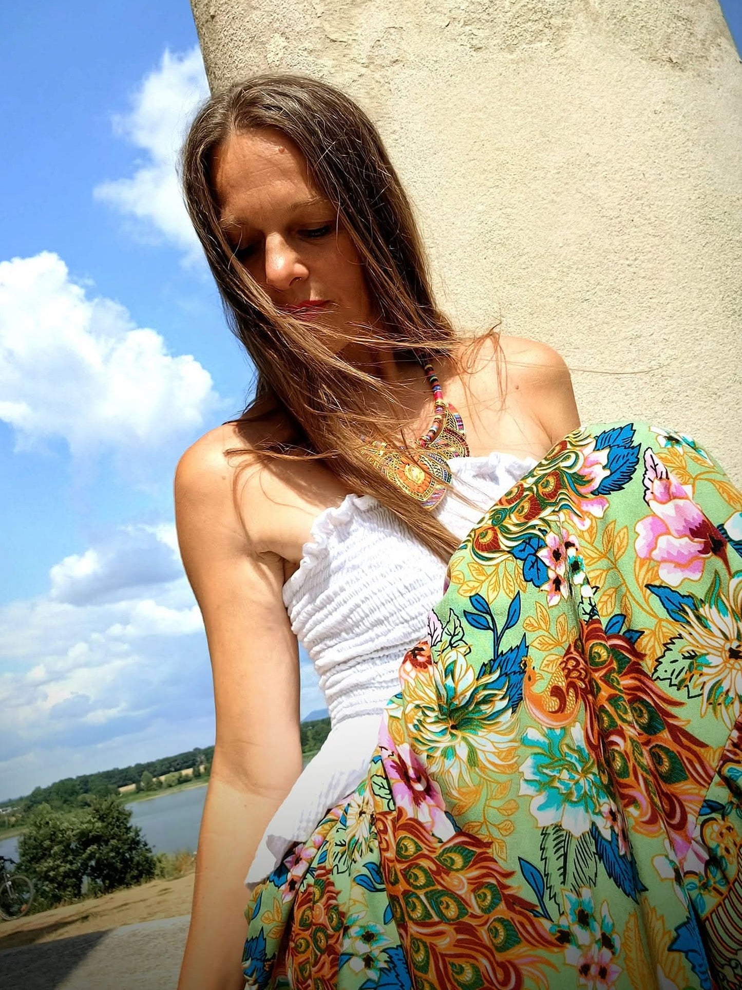 ÚCHVATNÁ MAXI SUKNĚ S BORDUROU