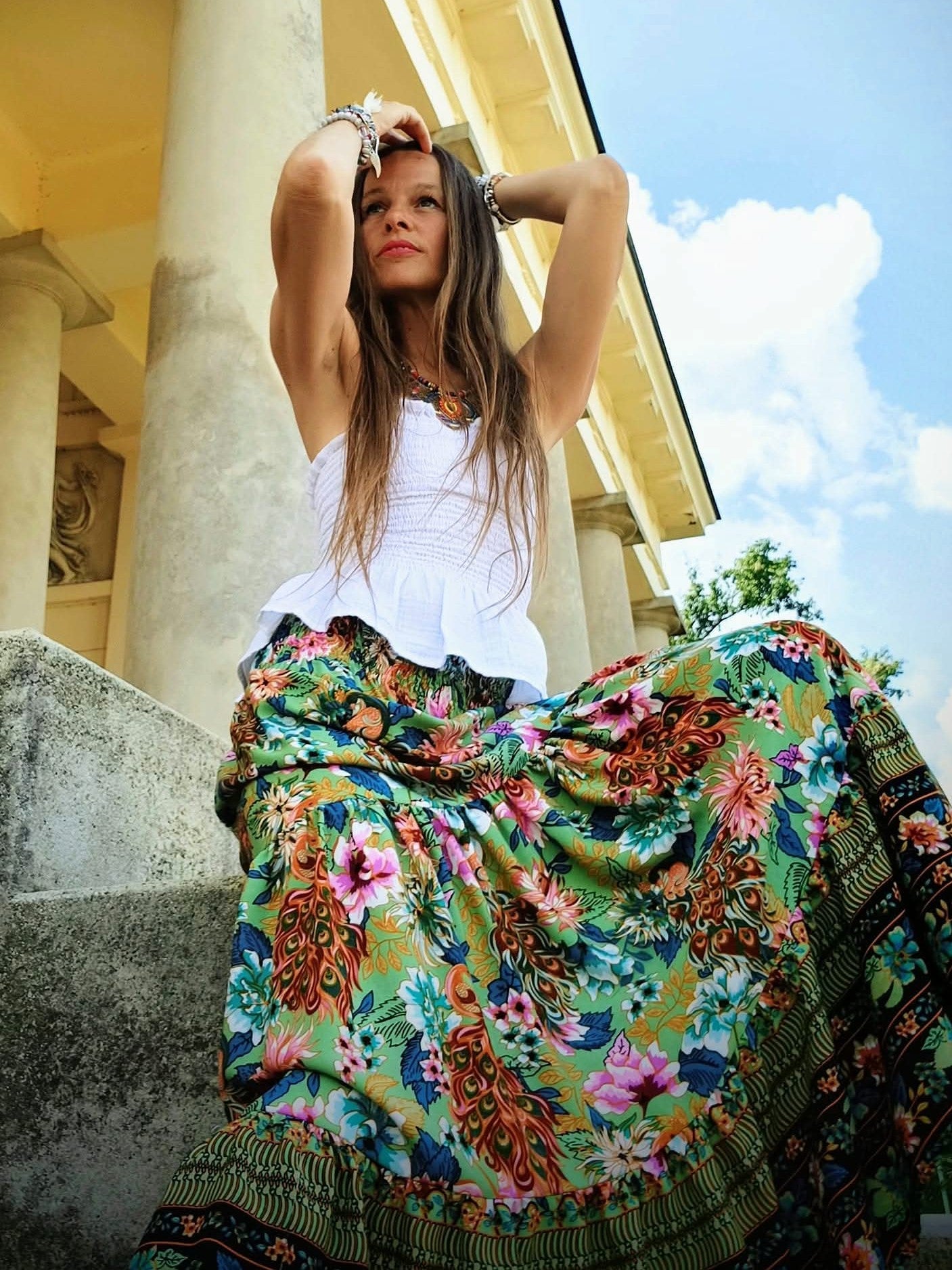 ÚCHVATNÁ MAXI SUKNĚ S BORDUROU