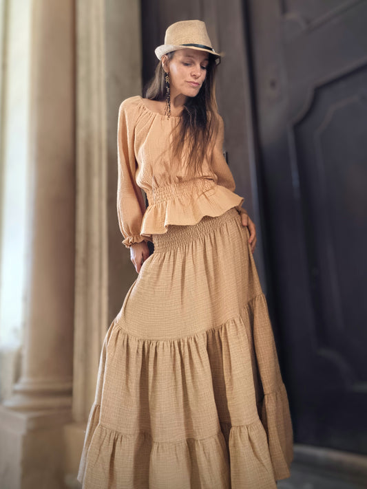 VINTAGE MUŠELÍNOVÁ SUKNĚ CAMEL HLEDÁ