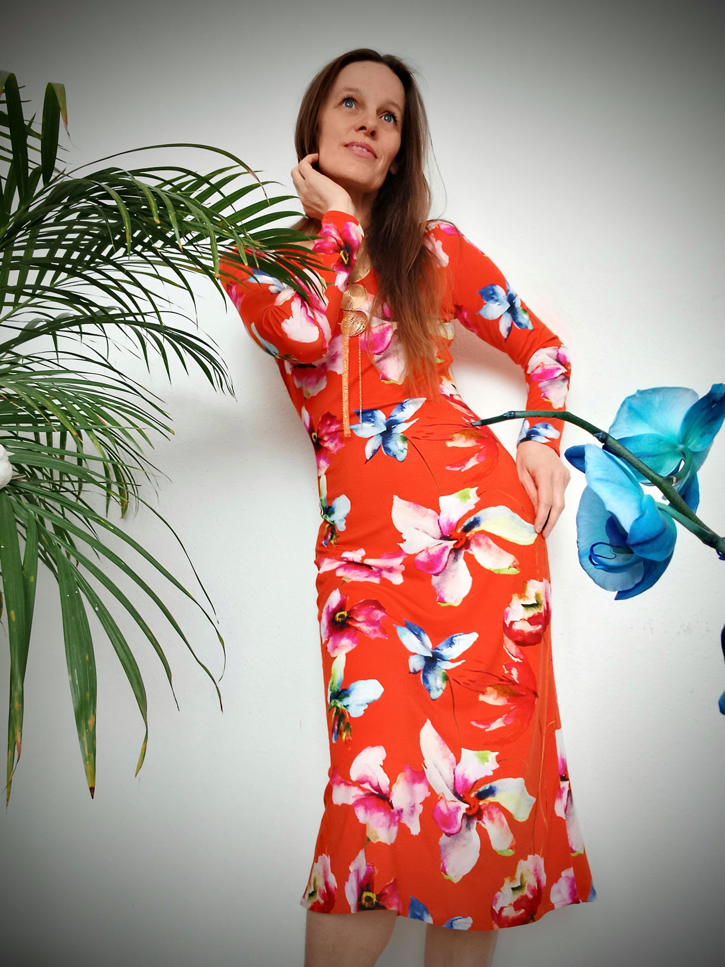 PŮVABNÉ UPLETOVÉ ŠATY KVĚTY AKVARELOVÉ