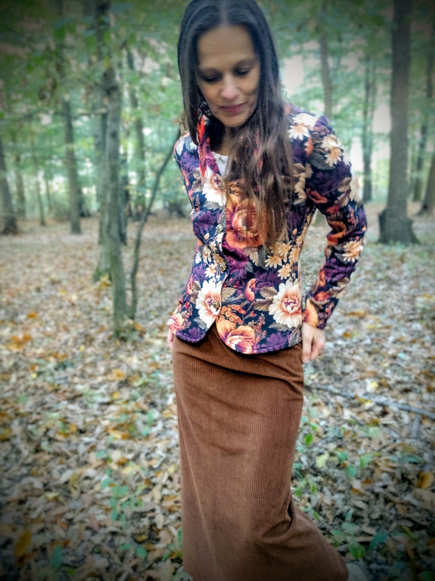 ÚCHVATNÁ MANŠESTROVÁ SUKNĚ HNĚDÁ