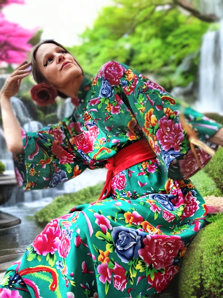 ŠATY KVĚTINOVÉ  V JAPONSKÉM STYLU