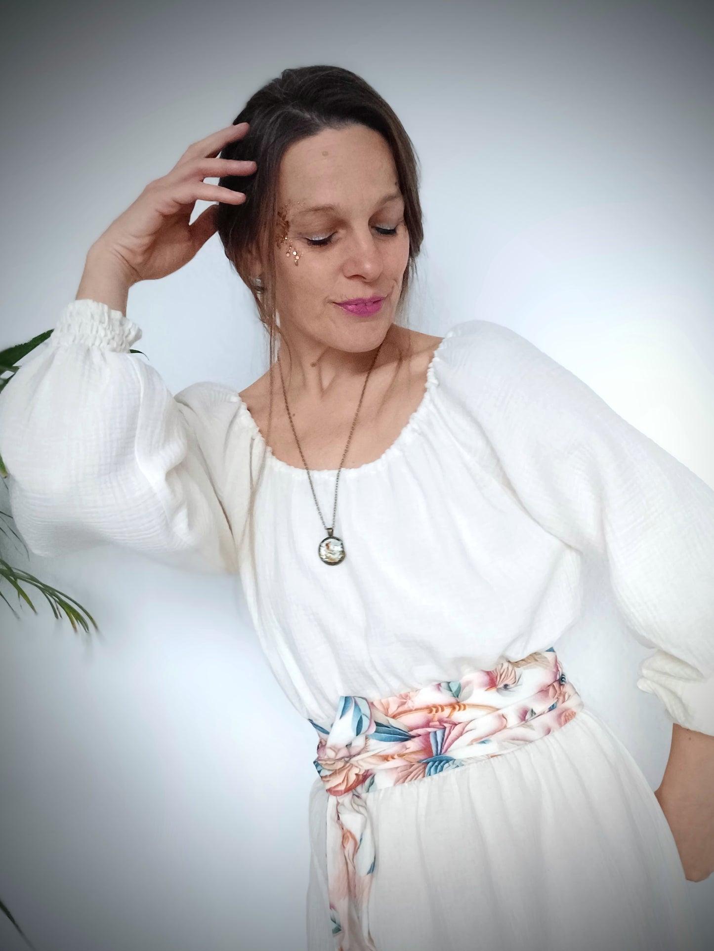 ÚCHVATNÉ NĚŽNÉ ŠATIČKY MUŠELÍNOVÉ CREMA