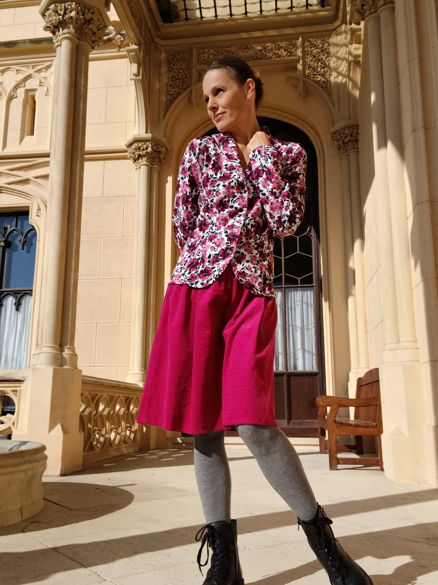 SUKÝNKA KRÁTKÁ Z PEVNĚJŠÍHO MANŠESTRU NÁDHERNÁ  SYTÁ FUCHSIOVÁ