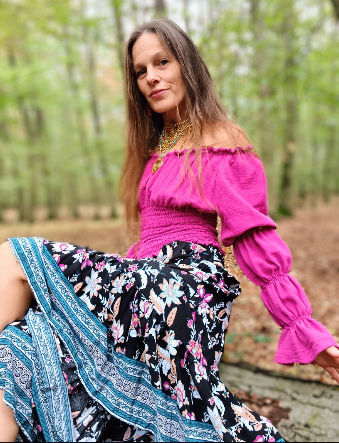 BOHO SUKNĚ KASKADOVITÁ S BORDUROU