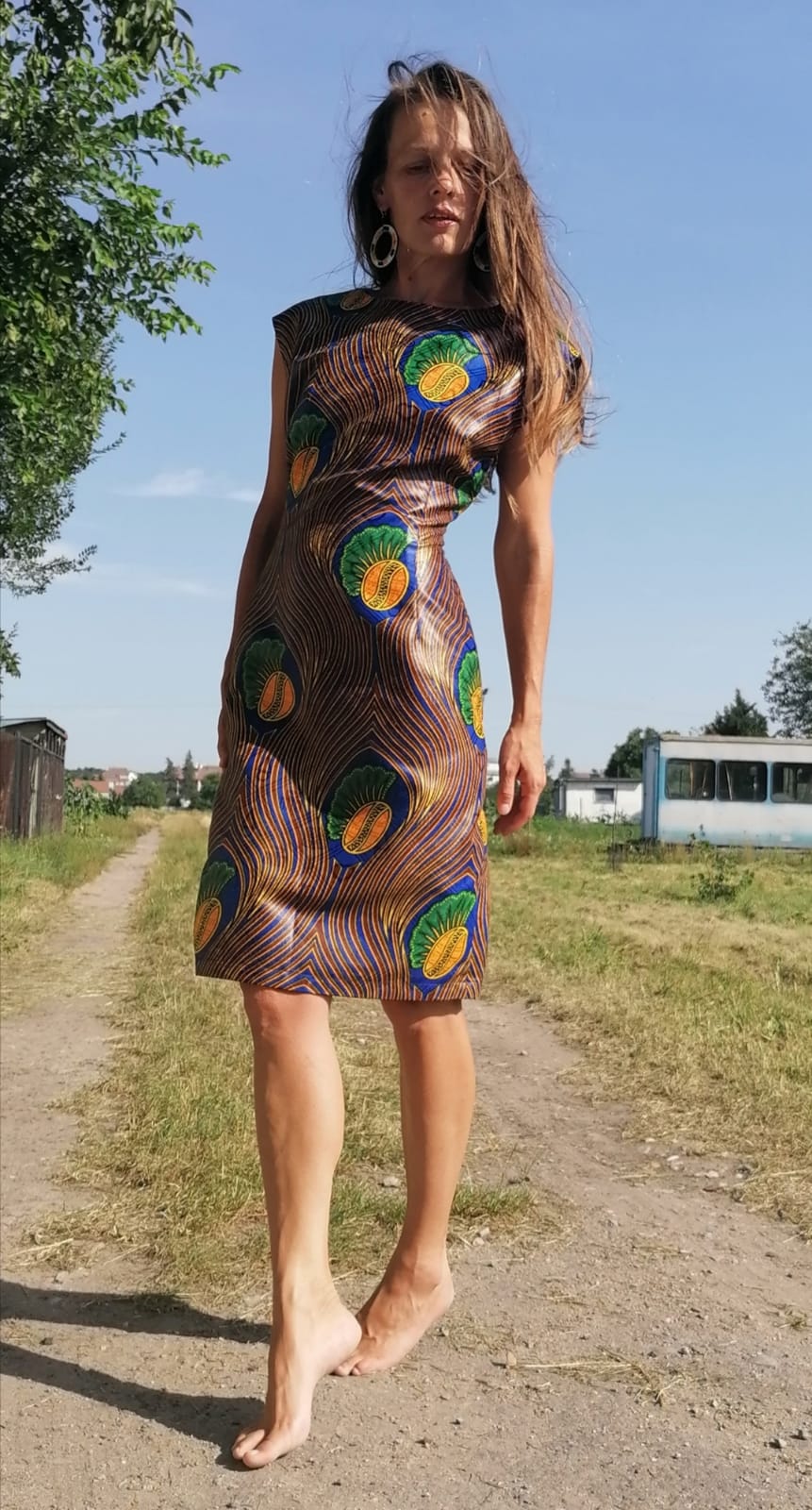 Šaty z africké látky s muslemi / Dress from african fabric bazin with shells
