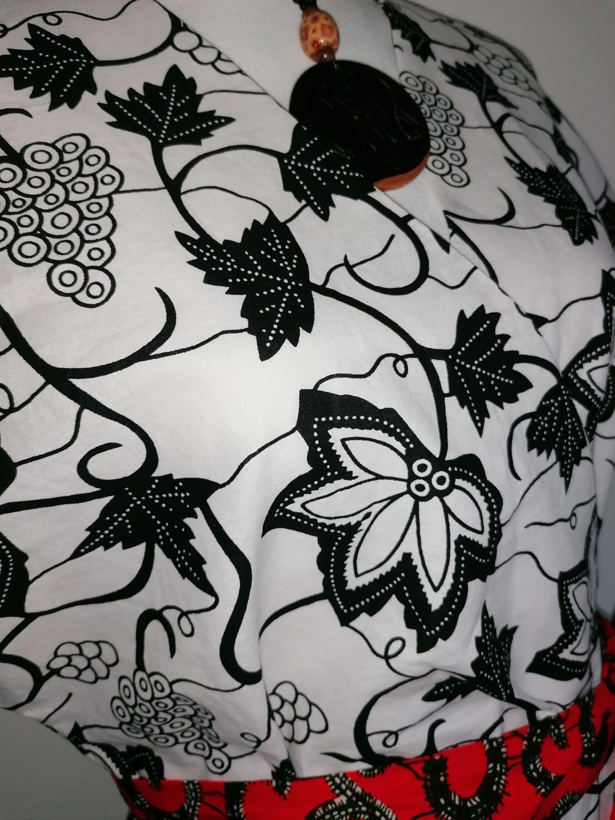 Africká halenka bílá s listecky / African top white