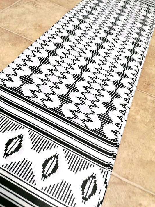 Africká látka měkčí černo-bílá tisk tradiční Kente