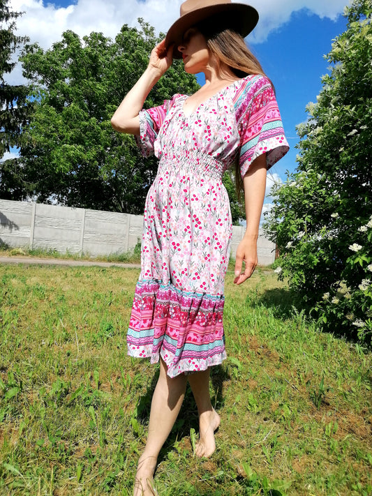 Kratší boho šaty s bordurou