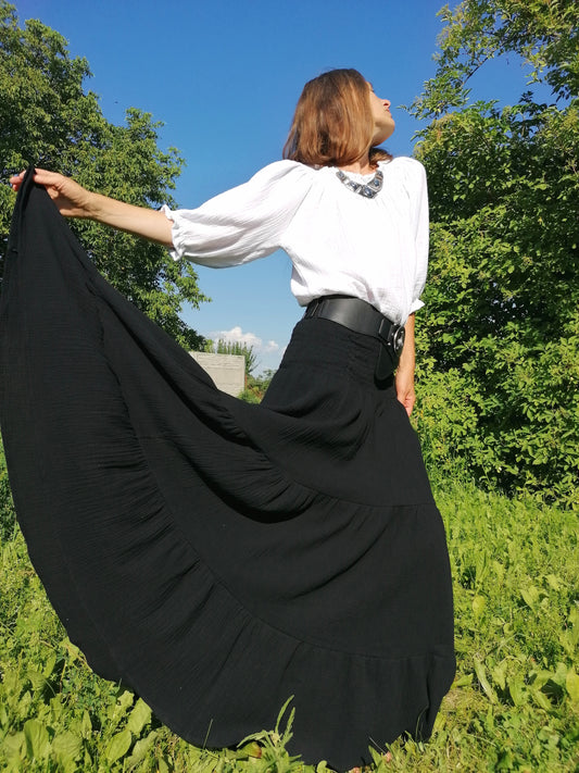 MAXI SUKNĚ KASKÁDOVITÁ MUŠELÍNOVÁ ČERNÁ